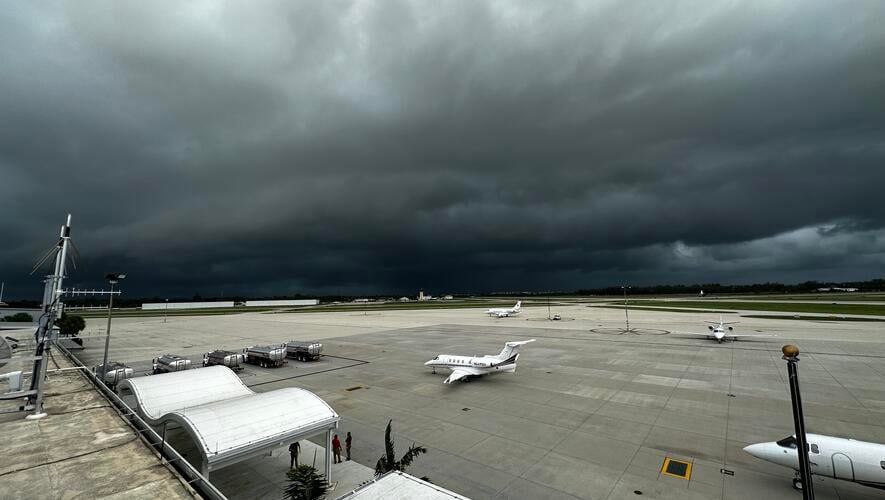 Hurricane Idalia approches Naples Airport